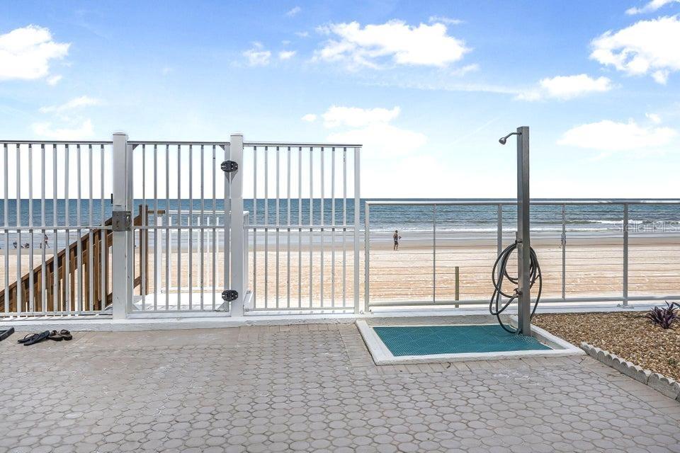 OCEAN RITZ CONDO UNIT 01 - Residential