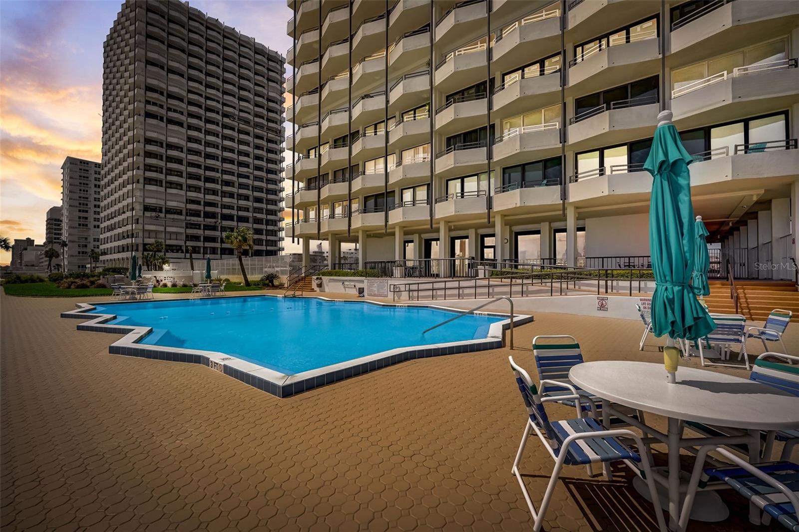 OCEAN RITZ CONDO UNIT 01 - Residential