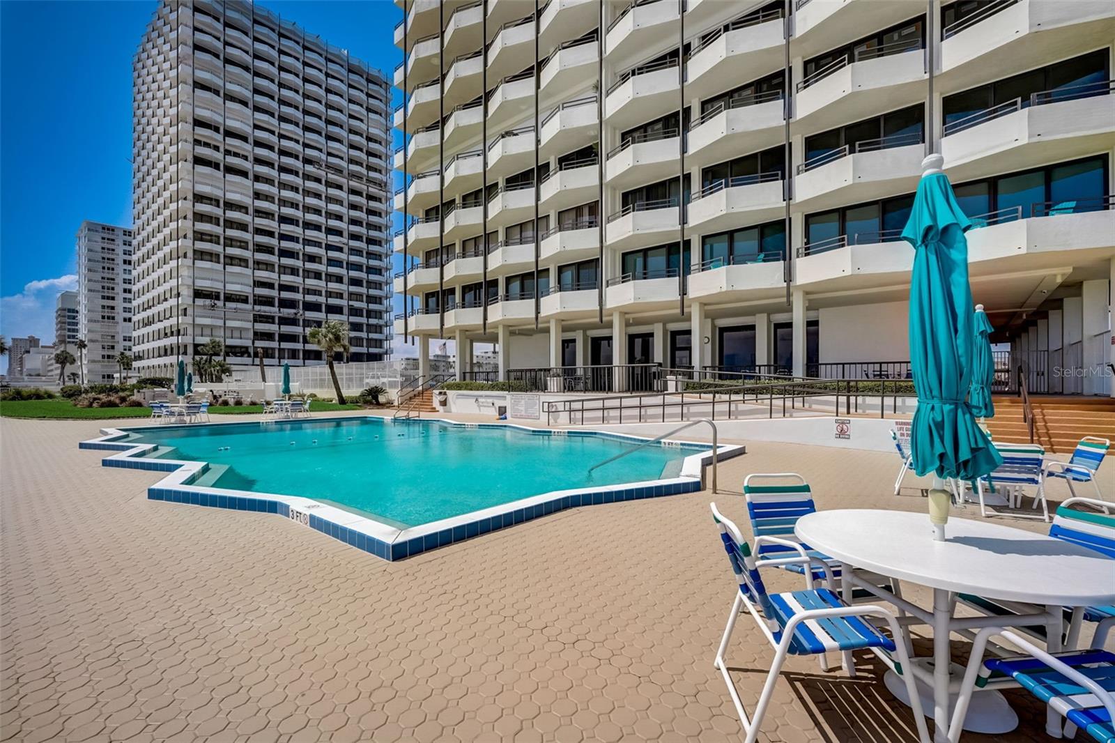 OCEAN RITZ CONDO UNIT 01 - Residential