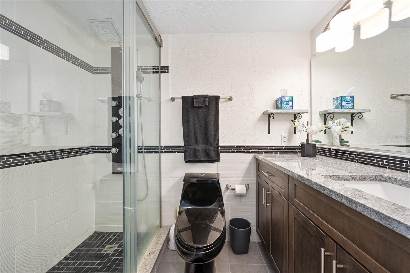 OCEAN RITZ CONDO UNIT 01 - Residential