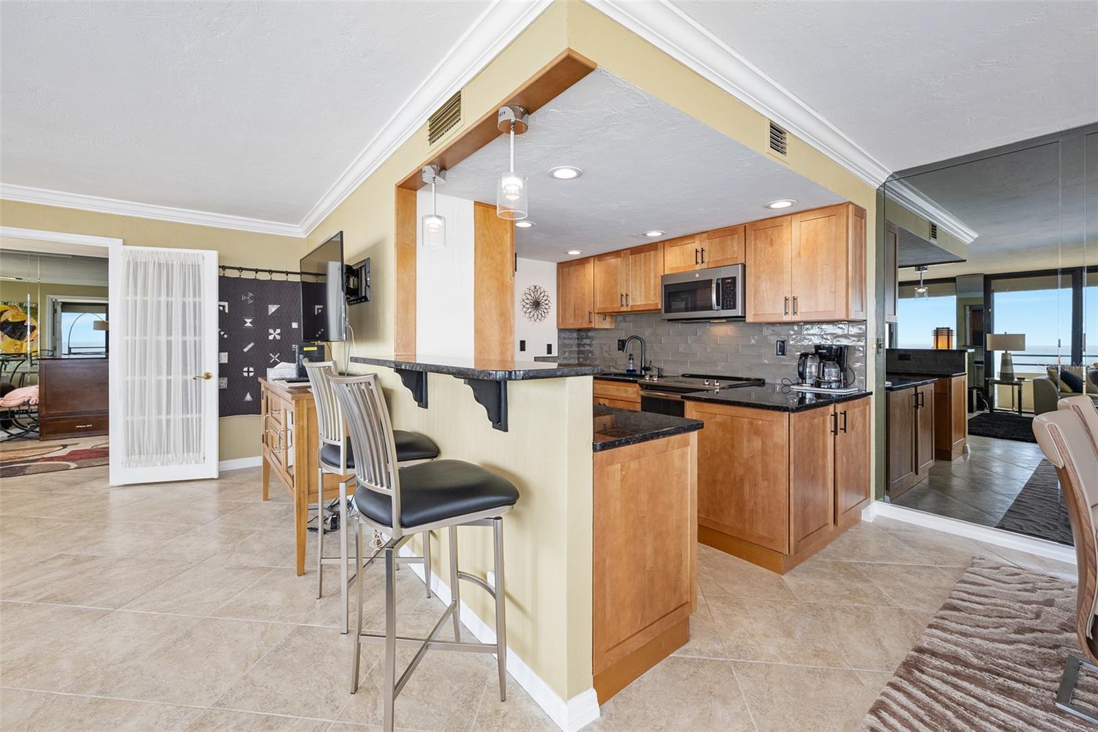 OCEAN RITZ CONDO UNIT 01 - Residential