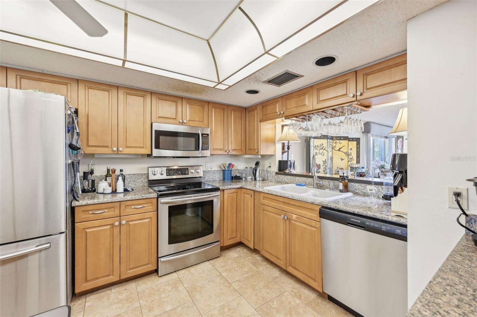 1050 RIVERSIDE DRIVE A201