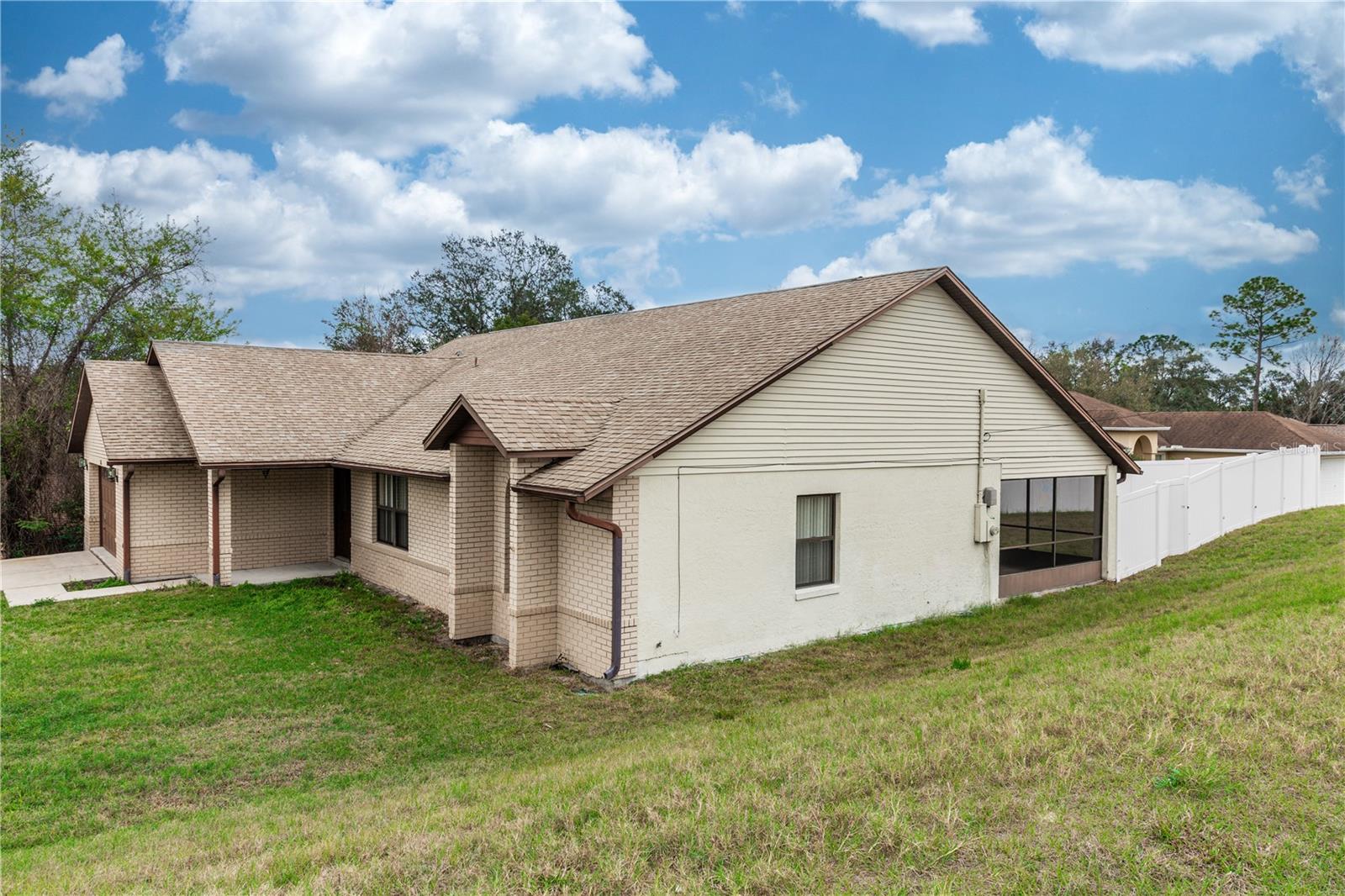 1811 SPRINGWOOD LANE