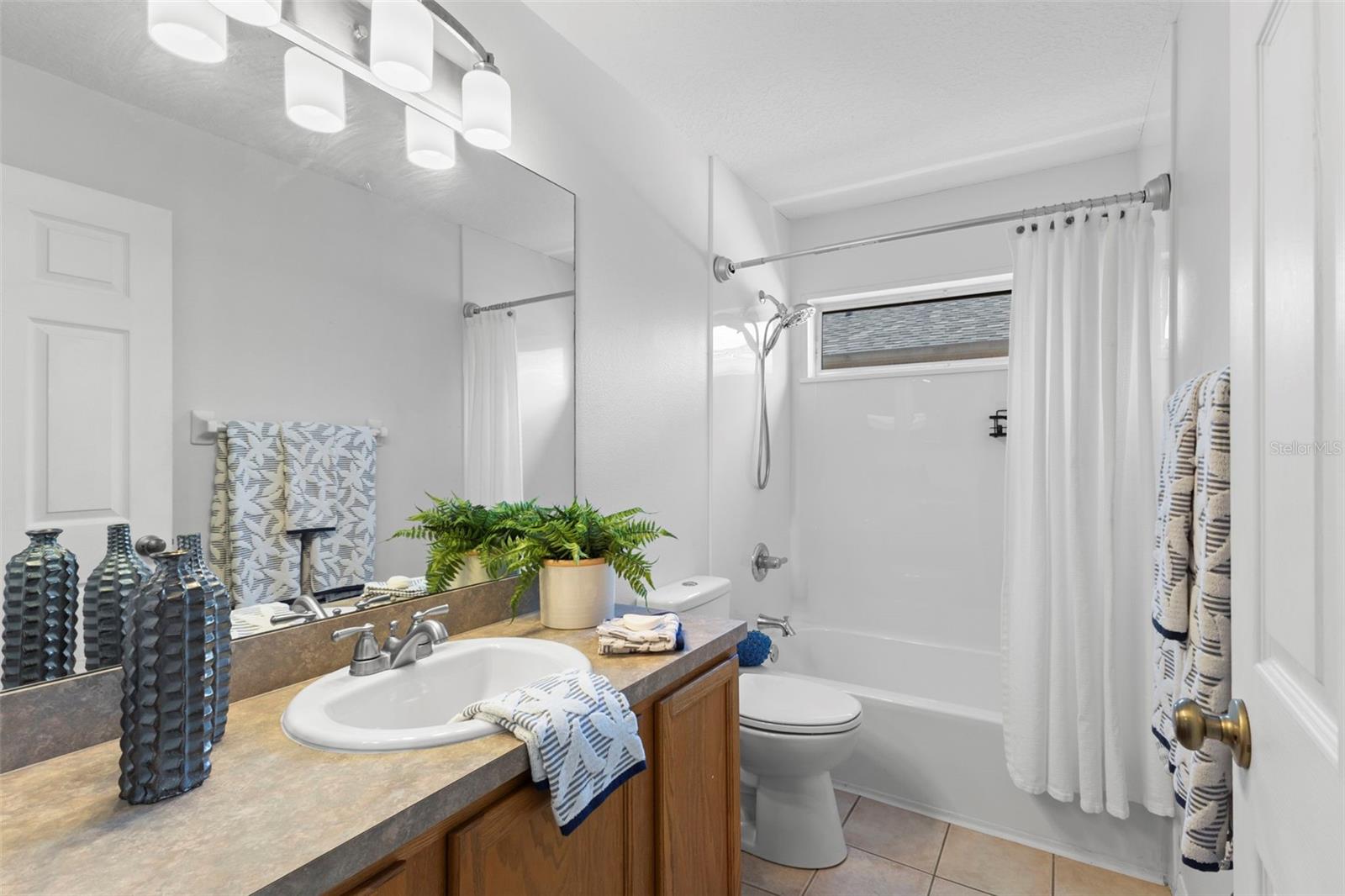 EASTLAKE OAKS PH 4 - Residential