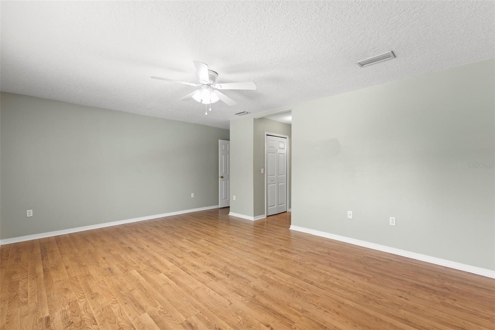 EASTLAKE OAKS PH 4 - Residential