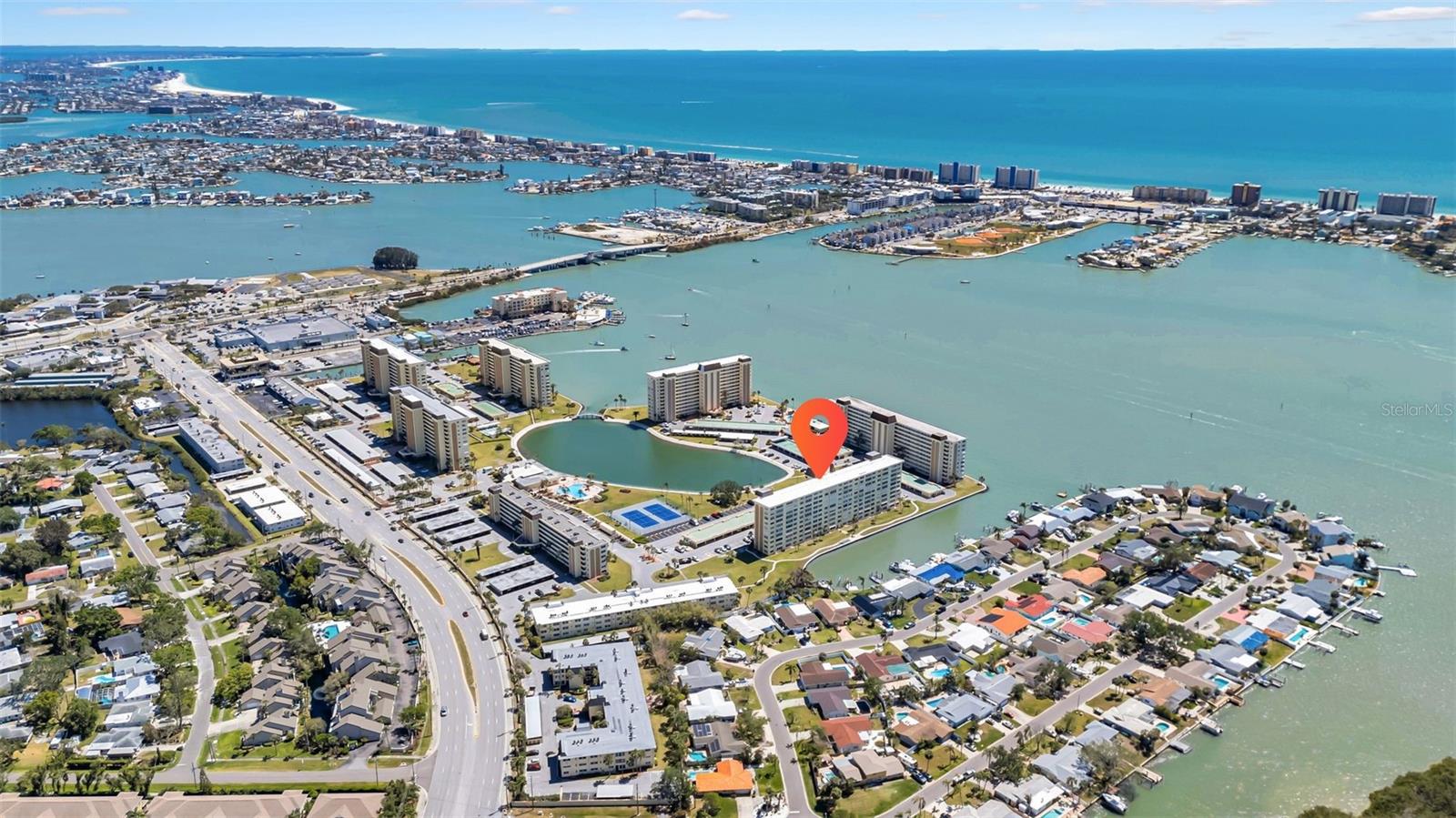 COLUMBIA TOWERS CONDO - Residential