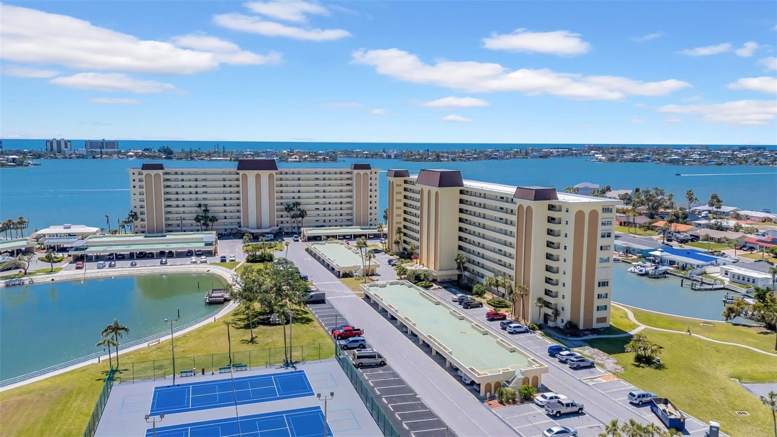 COLUMBIA TOWERS CONDO - Residential