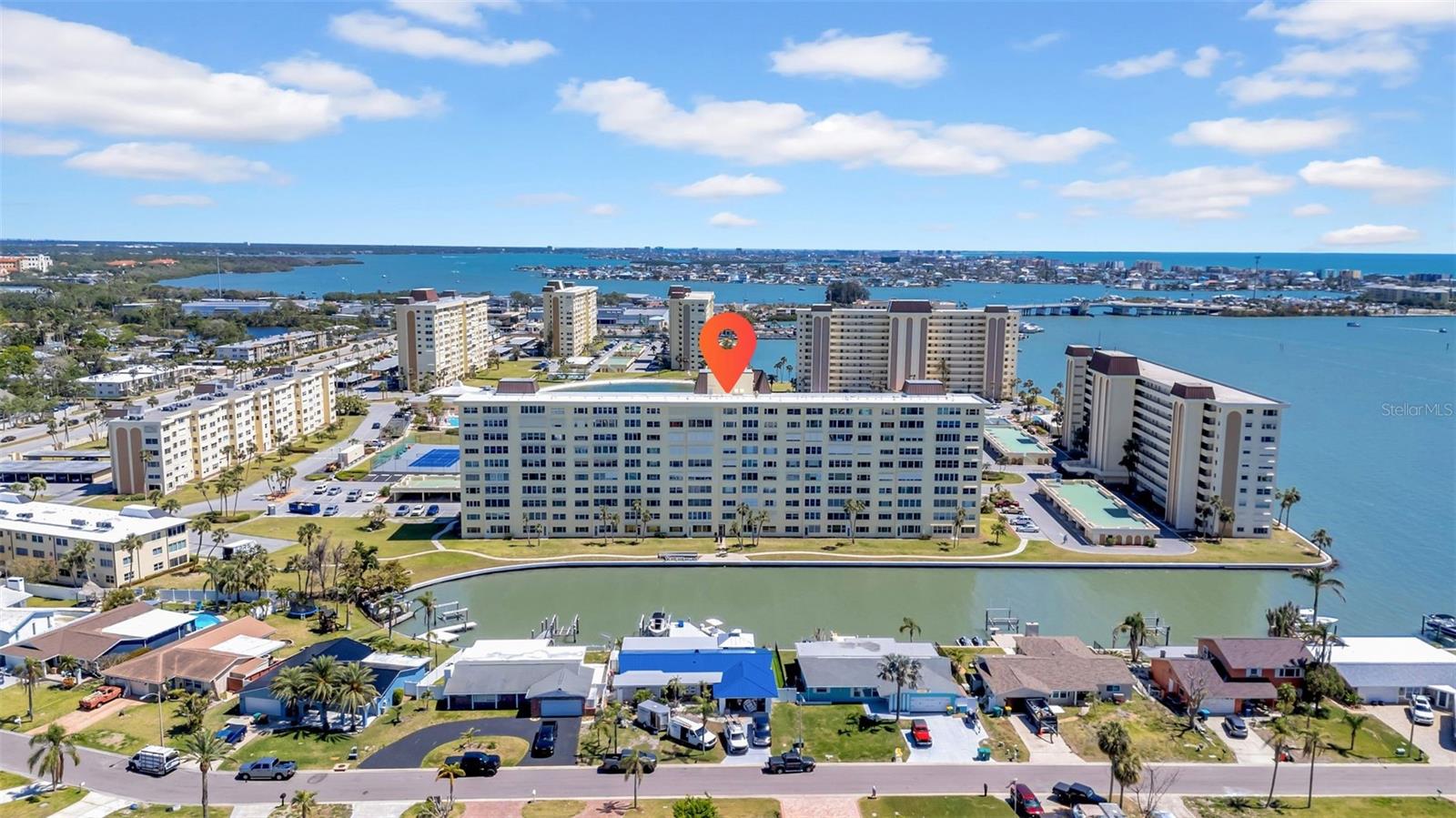 COLUMBIA TOWERS CONDO - Residential