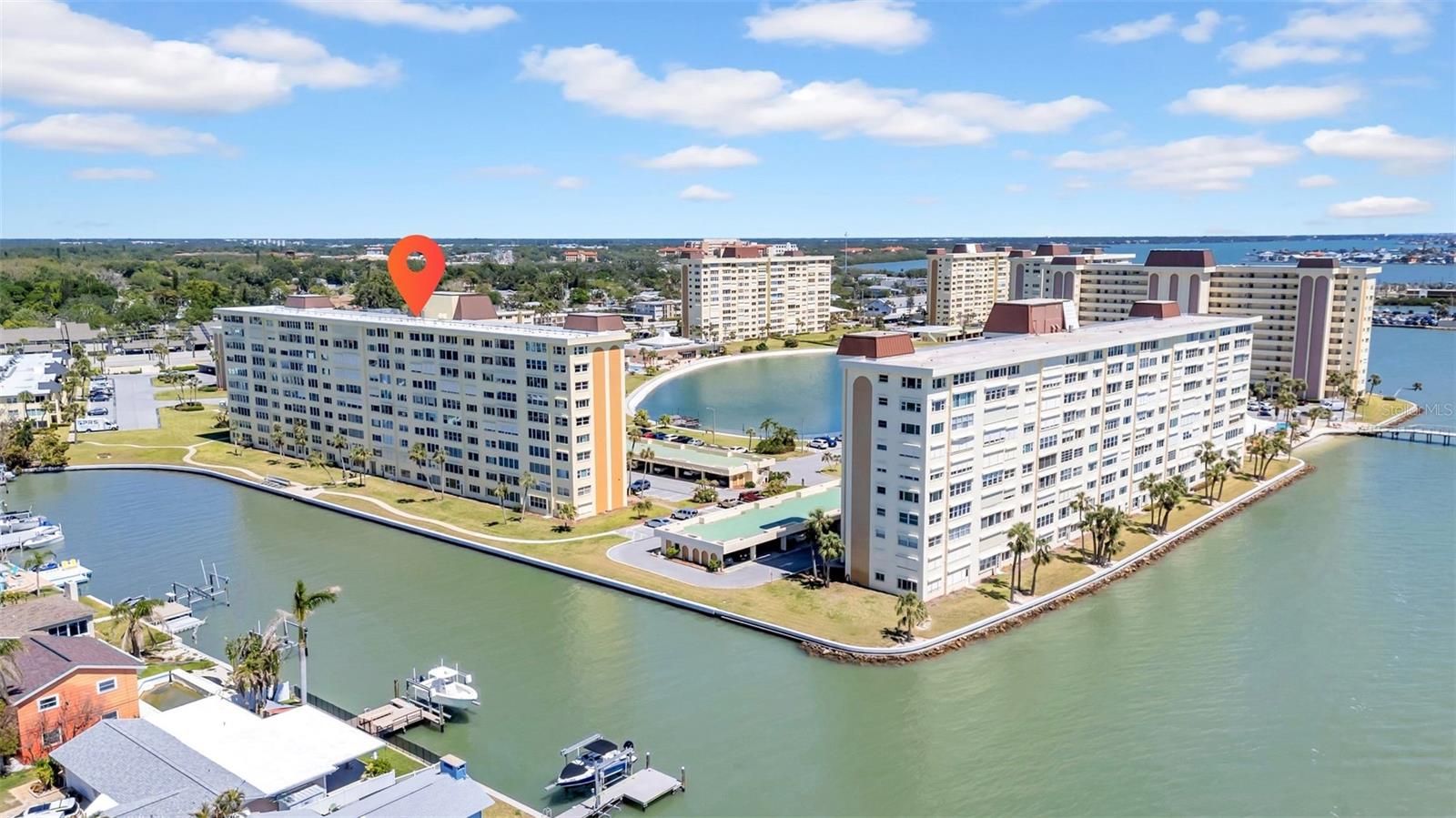 COLUMBIA TOWERS CONDO - Residential