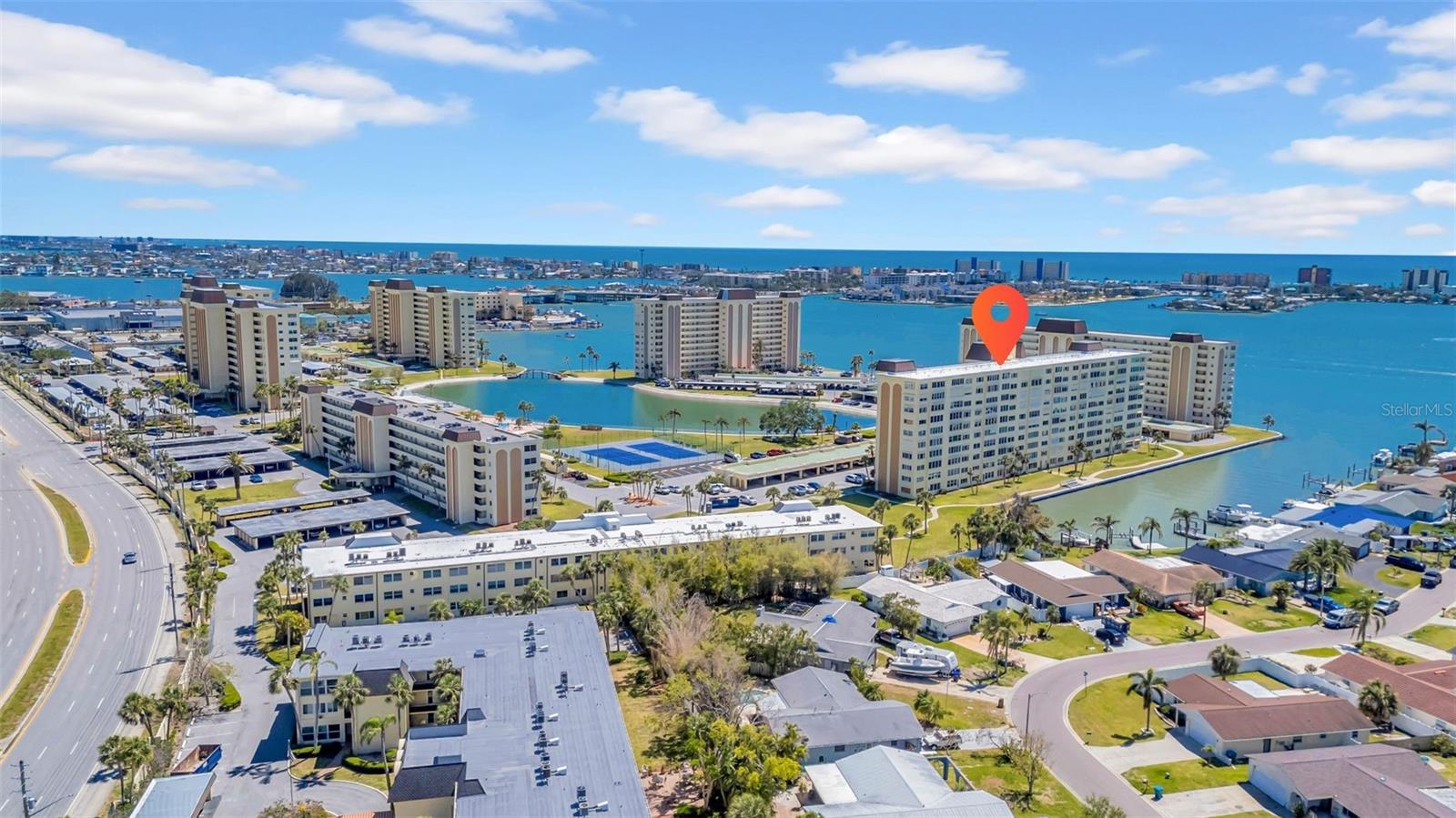 COLUMBIA TOWERS CONDO - Residential