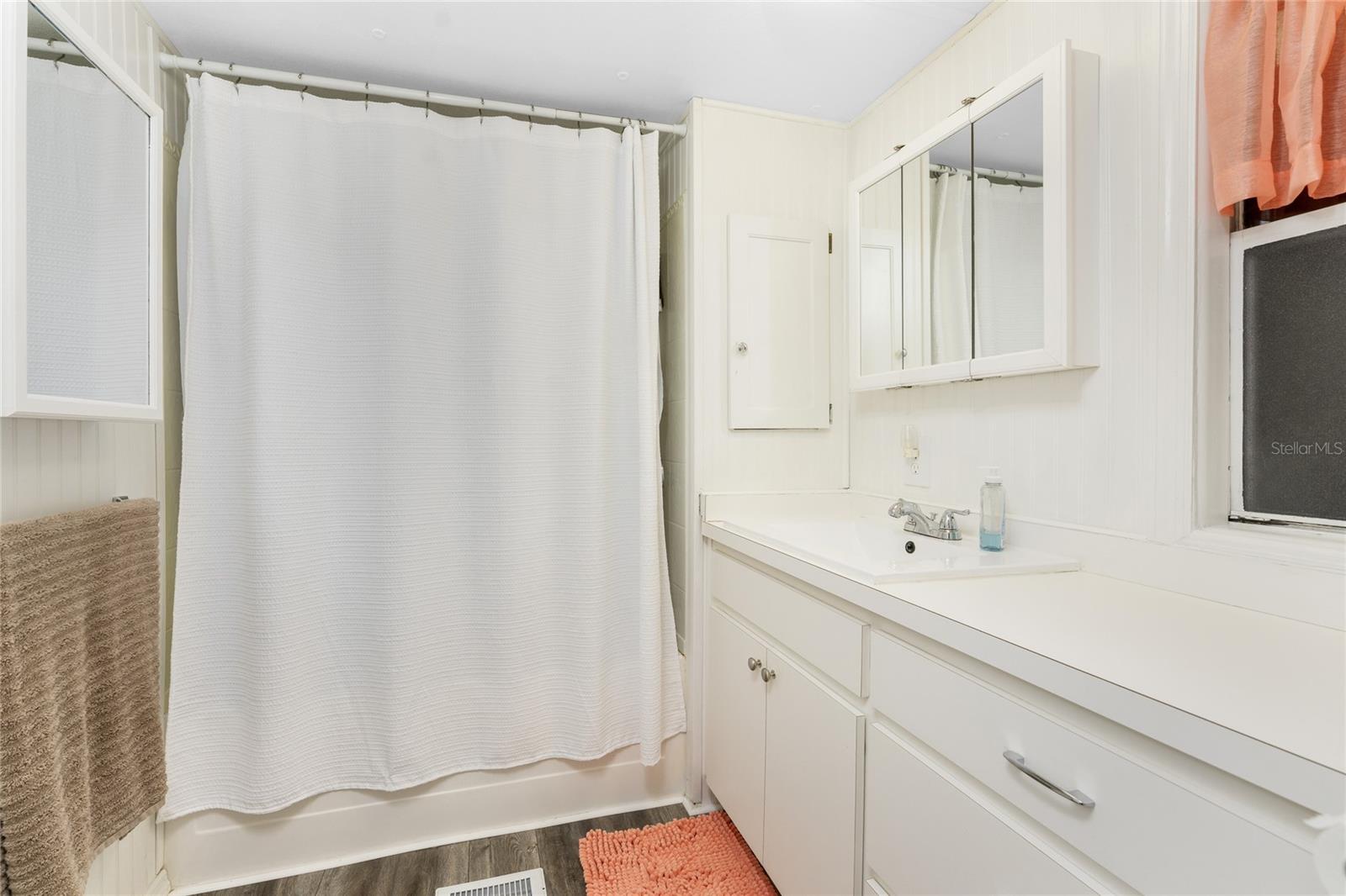 VILLAGE HOLIDAY LAKE - Residential