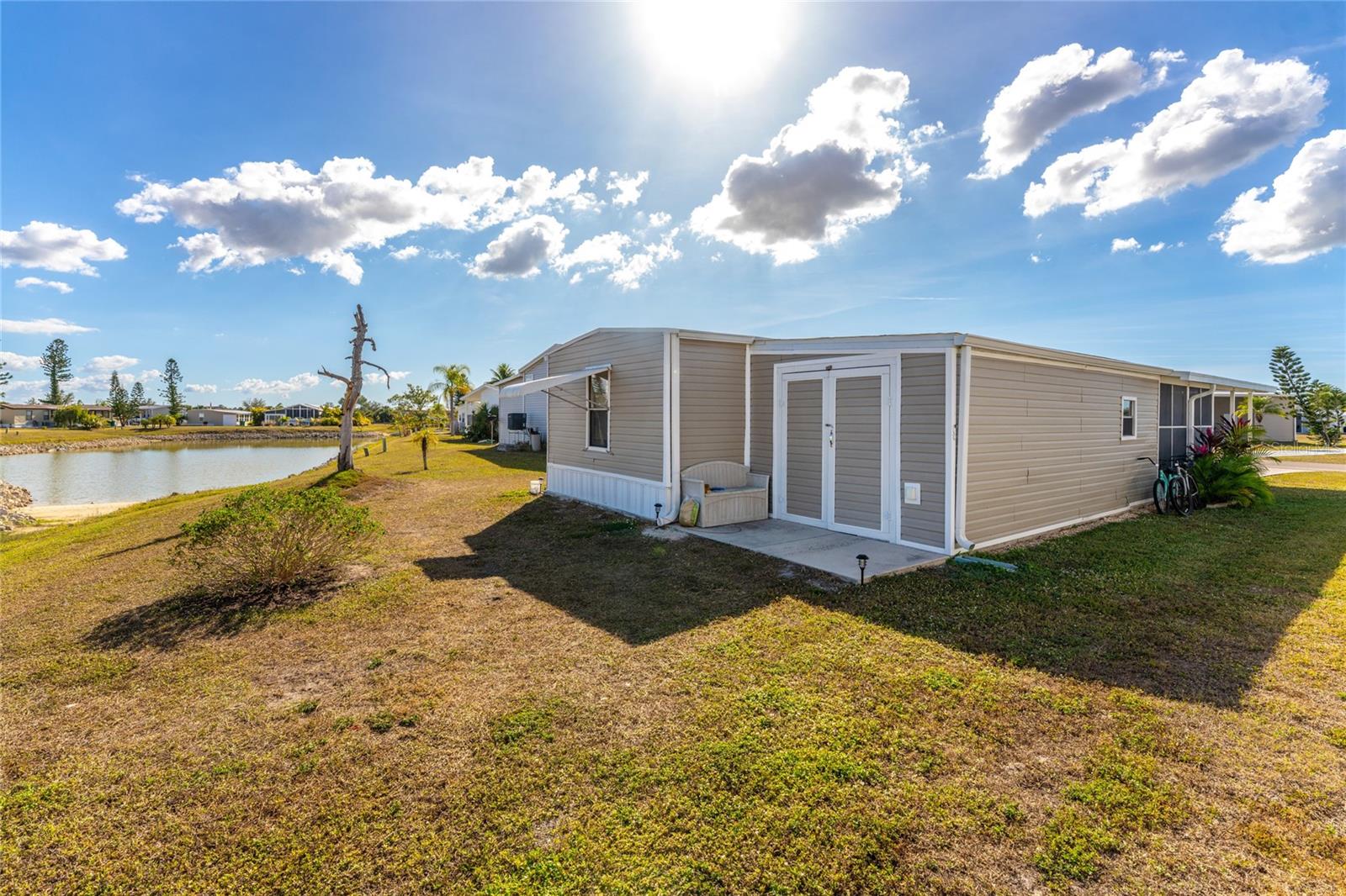 VILLAGE HOLIDAY LAKE - Residential