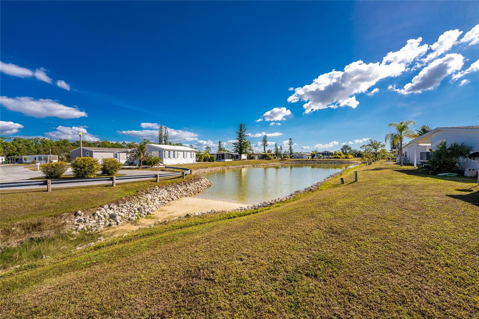 VILLAGE HOLIDAY LAKE - Residential