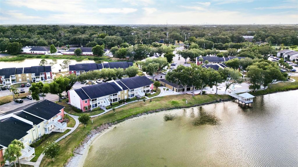 Photo of 214 Lake Parsons Grn Grn #206, Brandon, FL 33511 (MLS # OM725120)