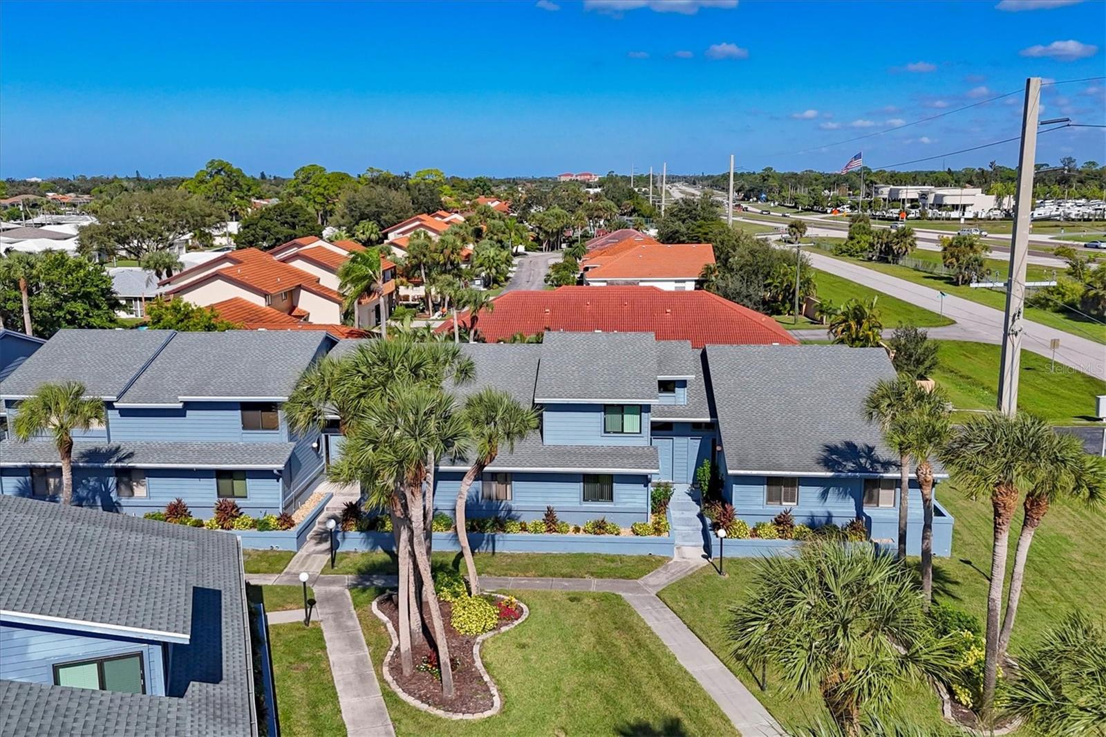 WEDGEWOOD COMMONS - Residential