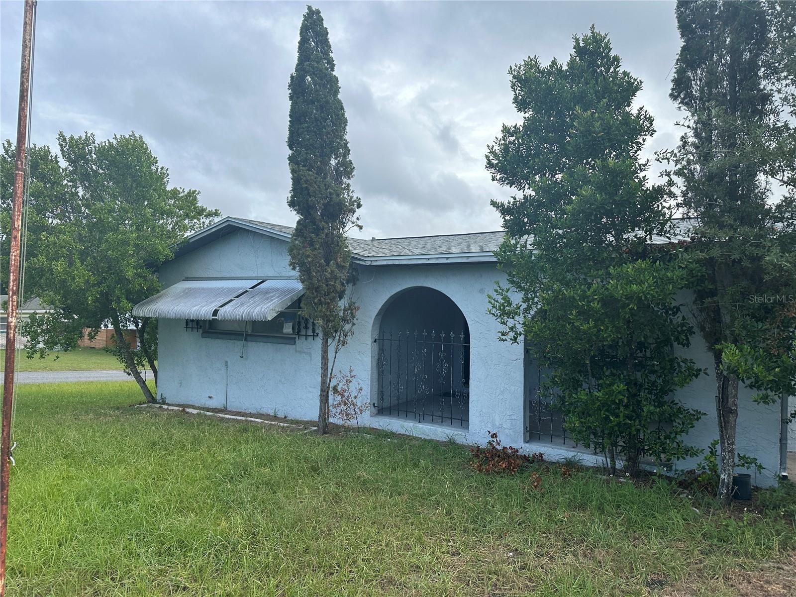 BEVERLY HILLS UNIT 05 - Residential Lease