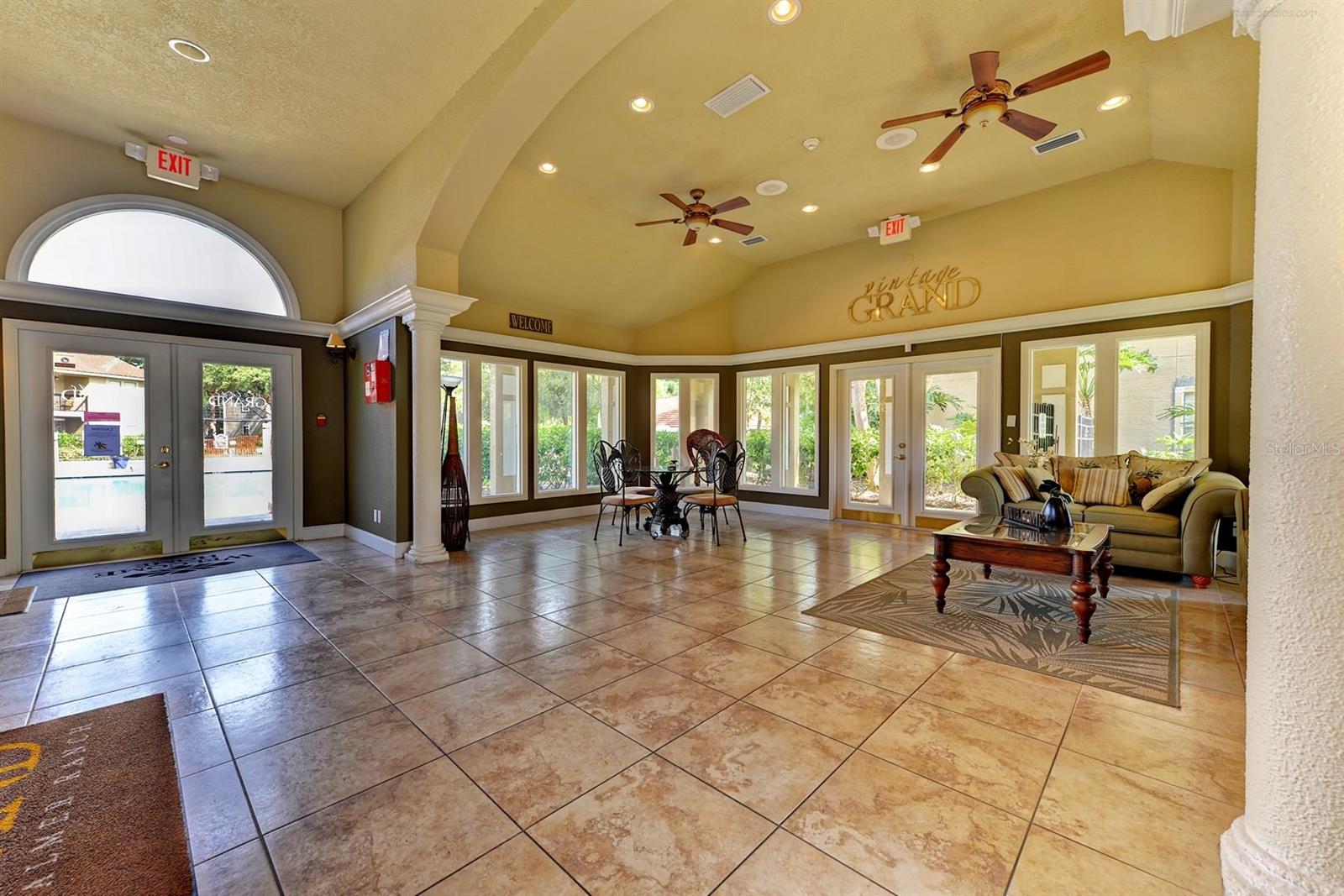 VINTAGE GRAND - Residential