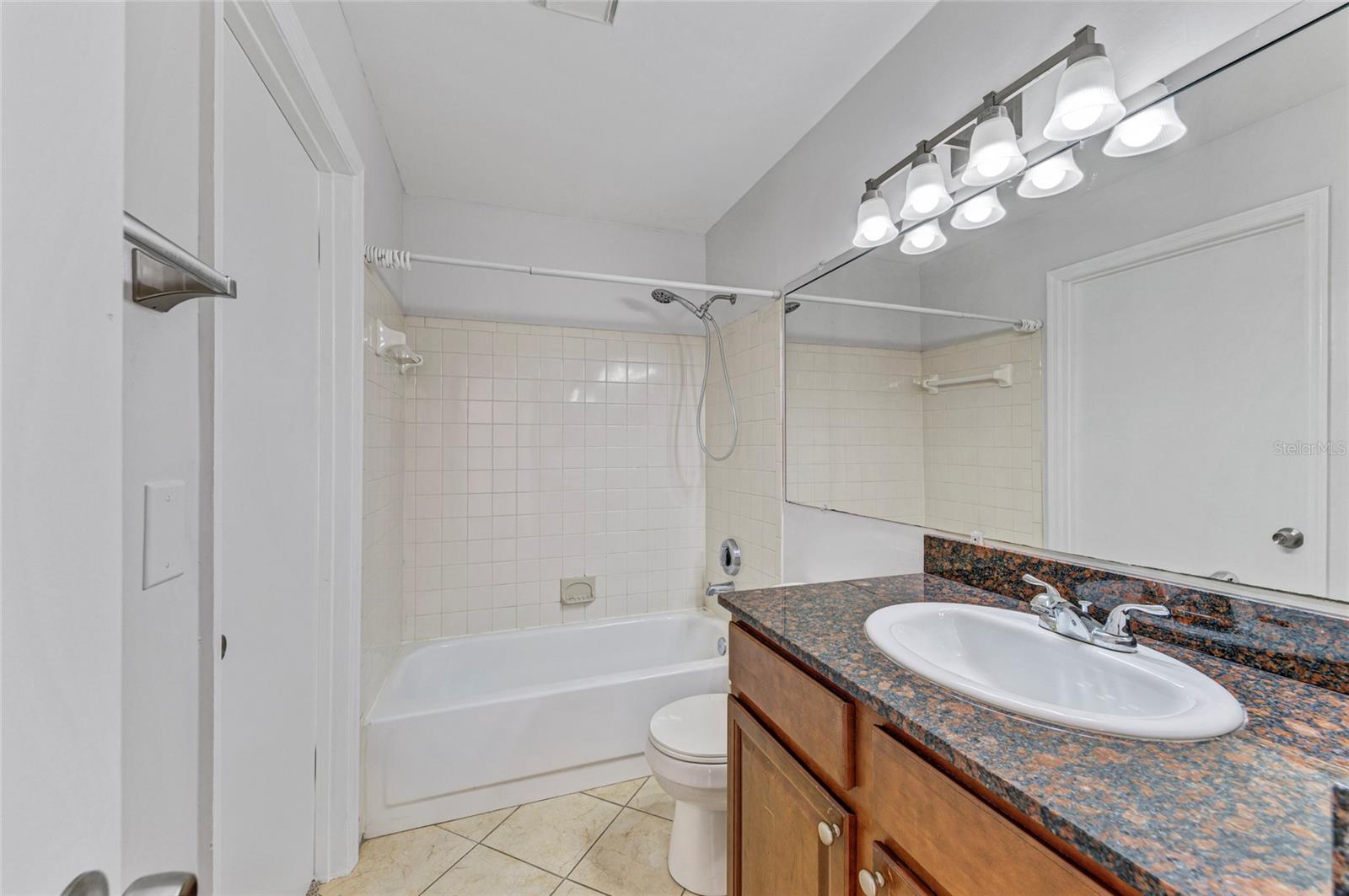 VINTAGE GRAND - Residential