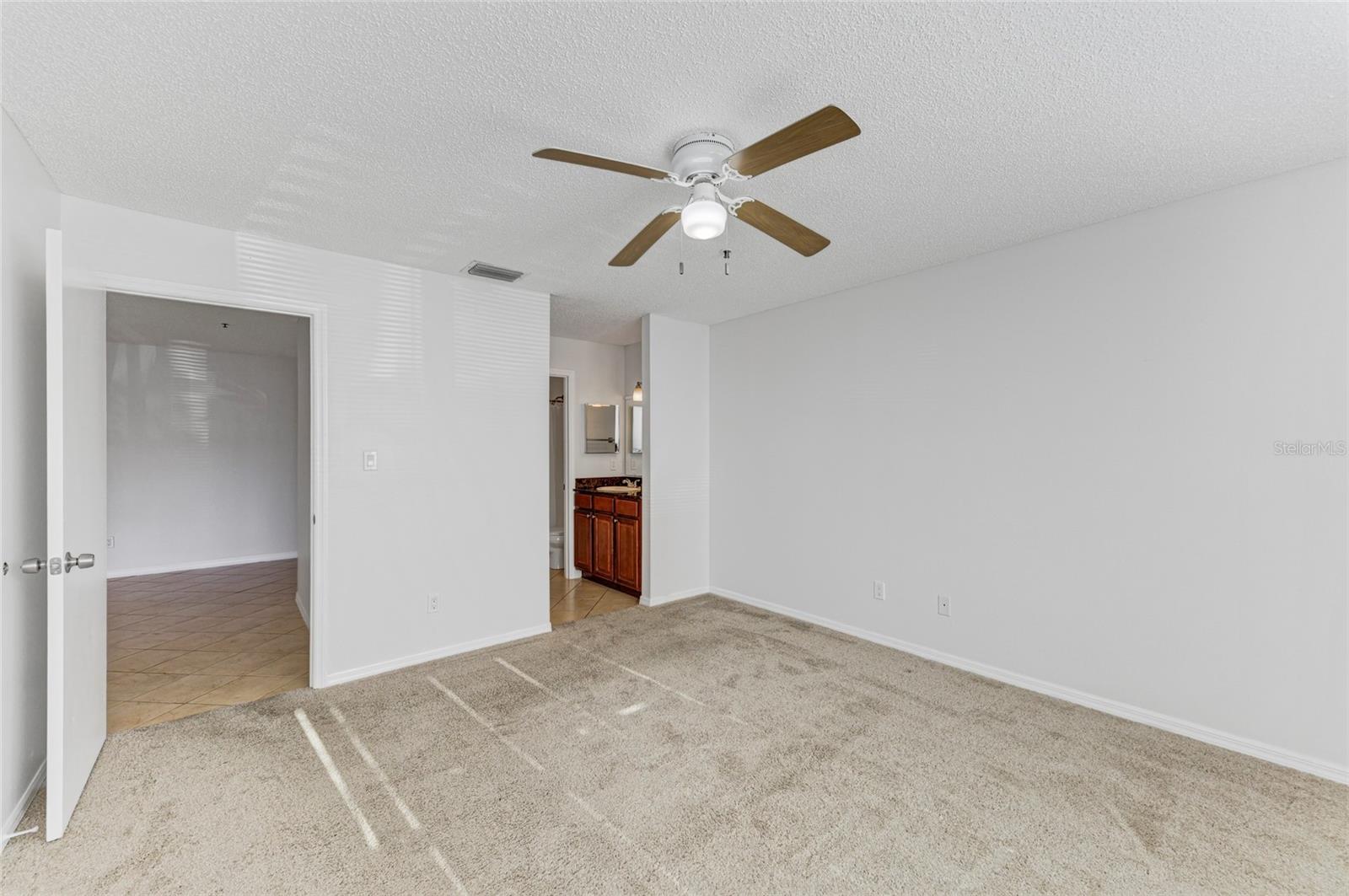 VINTAGE GRAND - Residential