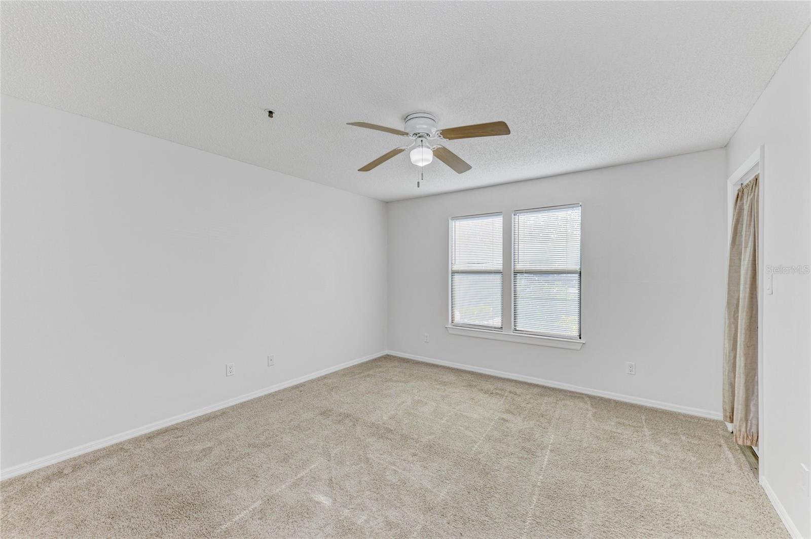 VINTAGE GRAND - Residential