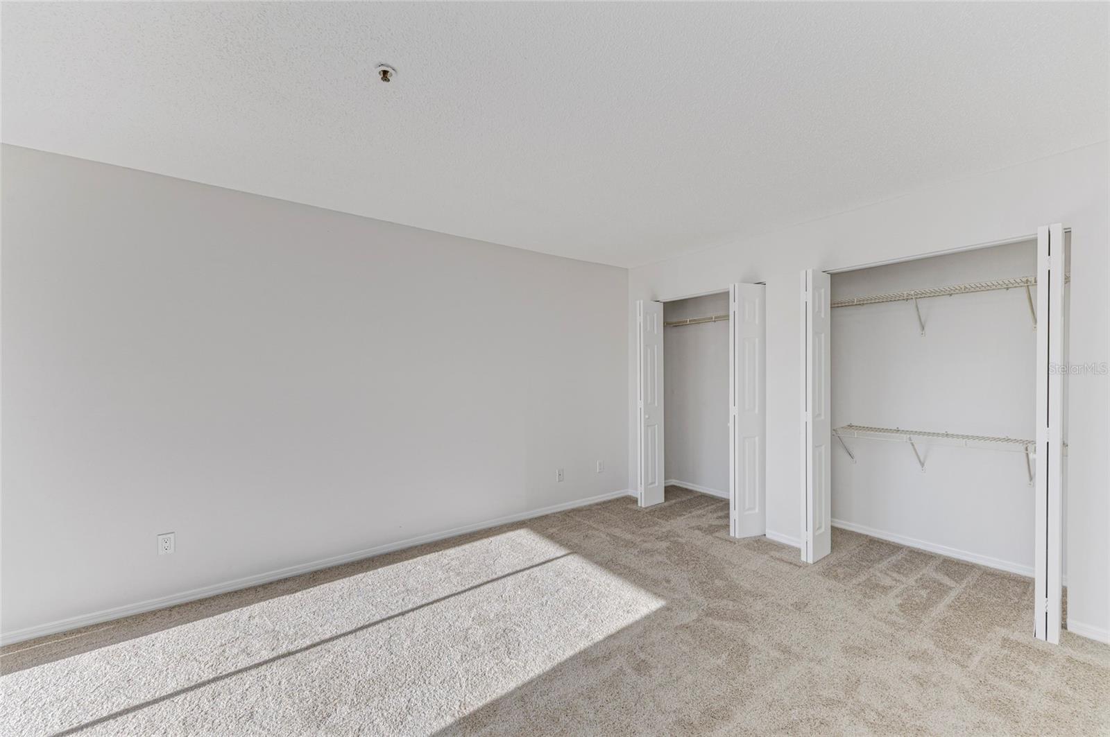 VINTAGE GRAND - Residential