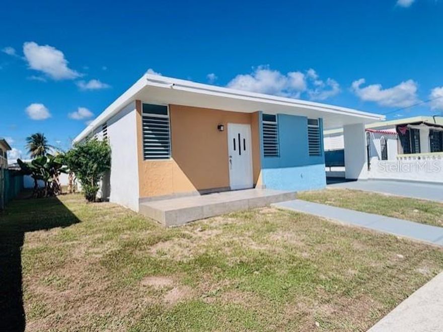"THE LITTLE BLUE HOUSE @ Verde Mar, Humacao - Across from the Beach" invites you to make this your New Residential Address. It's One Story design provides easy movement thought the layout. Modern Kitchen PvC Cabinets • Glass Windows &  Aluminum Doors Facade • Flat Terrain Backyard • 3b/1b • Mirrored Closets • Recently  Painted • Walk to the beach, Easy Access to Walmart, Home Depot, Naguabo Pier & Express Way towards Fajardo or Caguas. Qualification Req: <income/credit/application>.