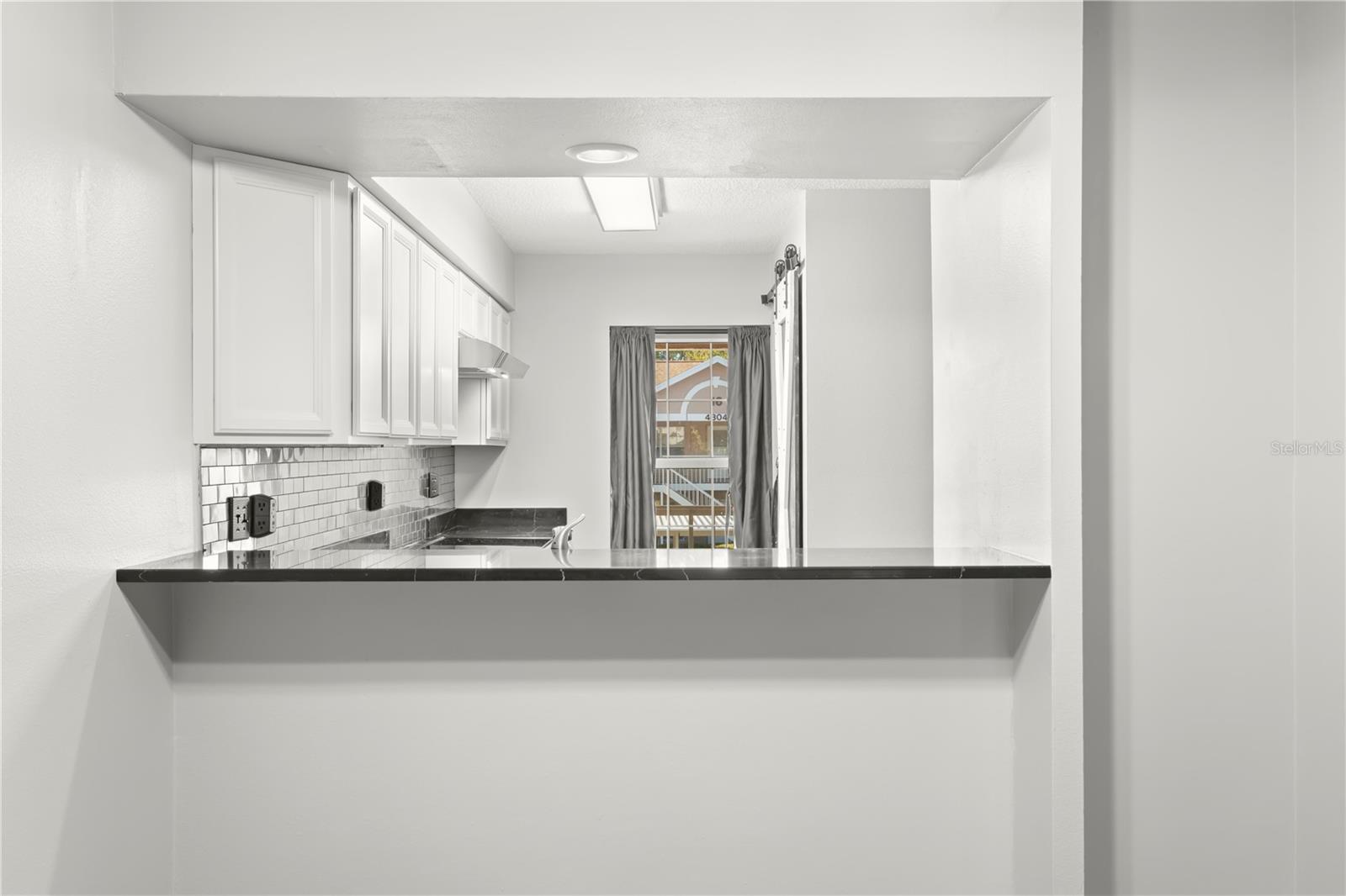 SUNNYBROOK CONDO 06 - Residential