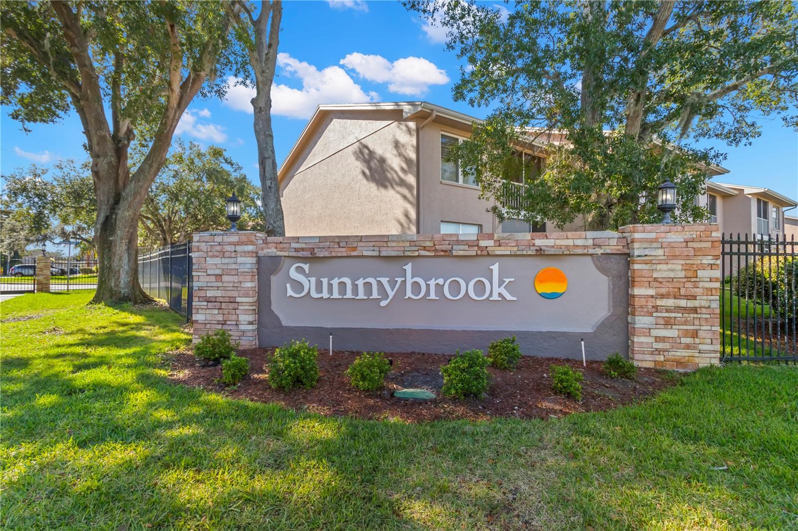 SUNNYBROOK CONDO 06 - Residential