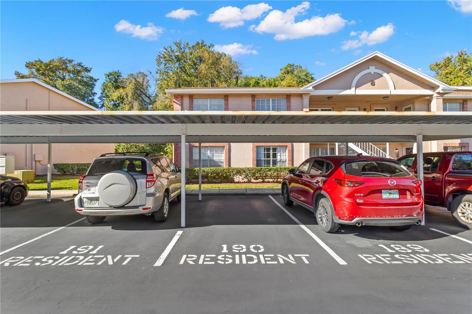 SUNNYBROOK CONDO 06 - Residential