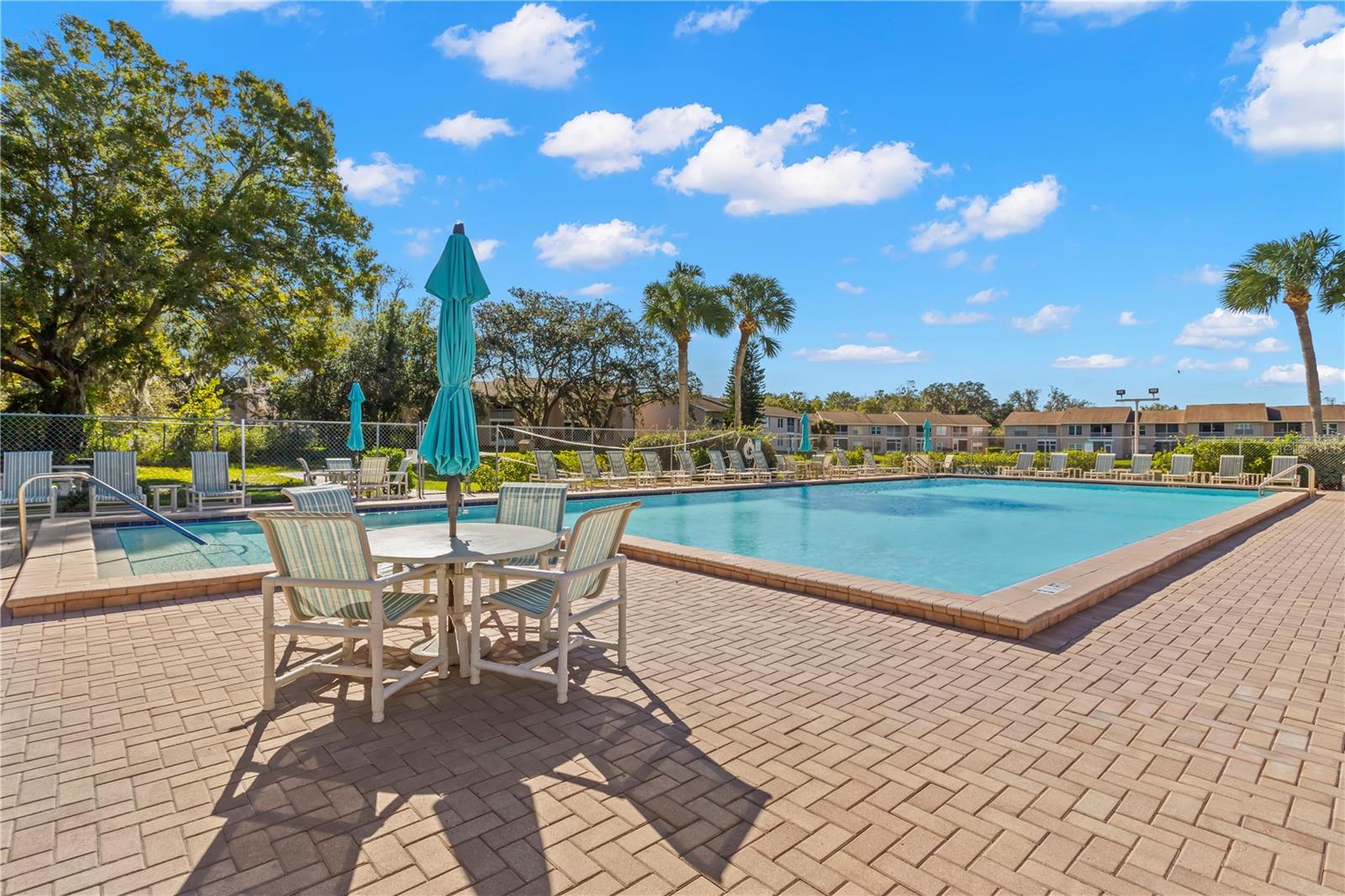 SUNNYBROOK CONDO 06 - Residential