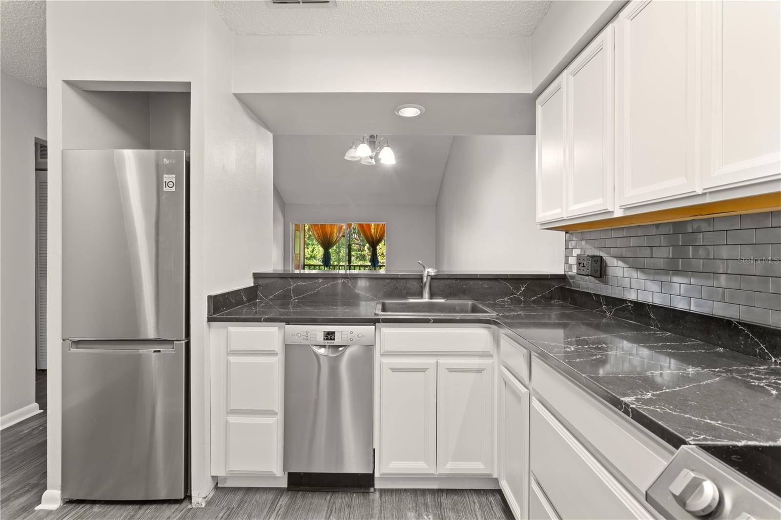 SUNNYBROOK CONDO 06 - Residential