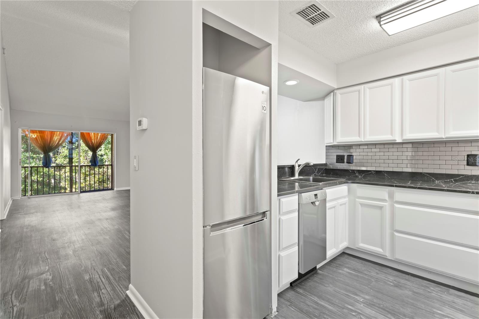 SUNNYBROOK CONDO 06 - Residential