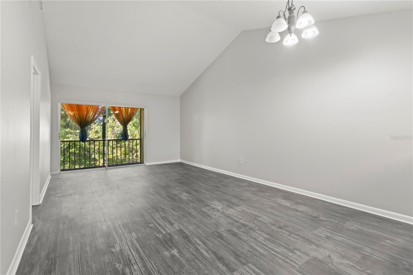 SUNNYBROOK CONDO 06 - Residential