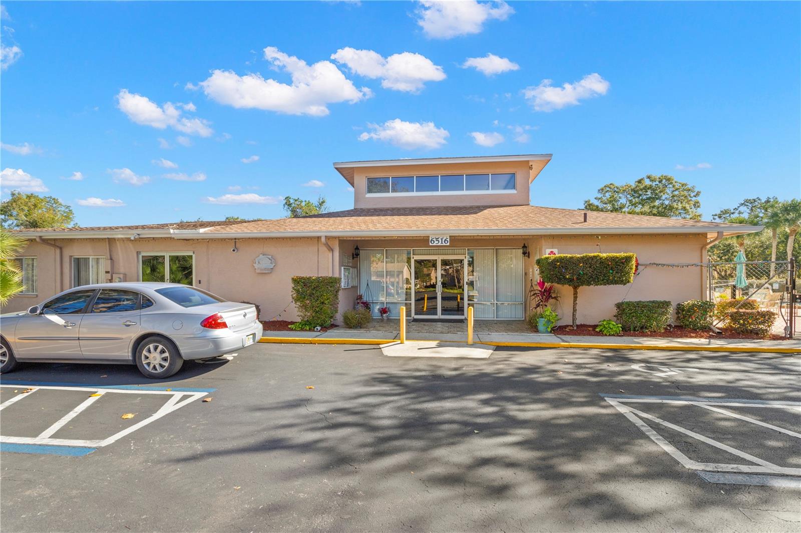 SUNNYBROOK CONDO 06 - Residential