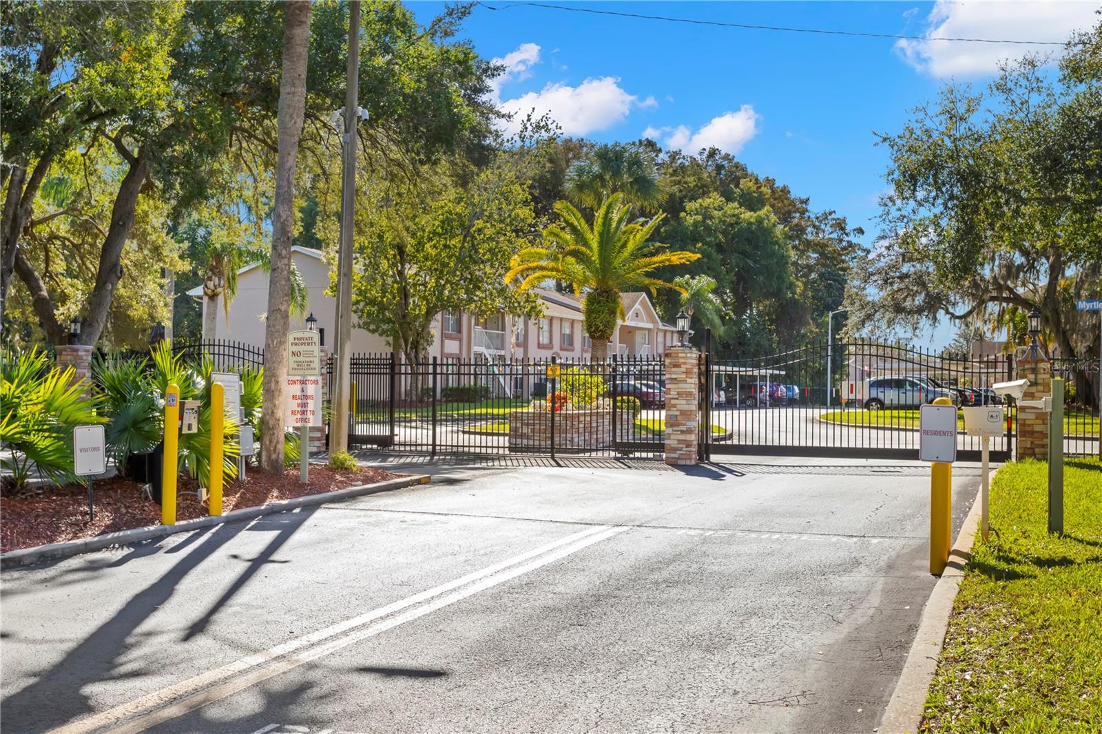 SUNNYBROOK CONDO 06 - Residential