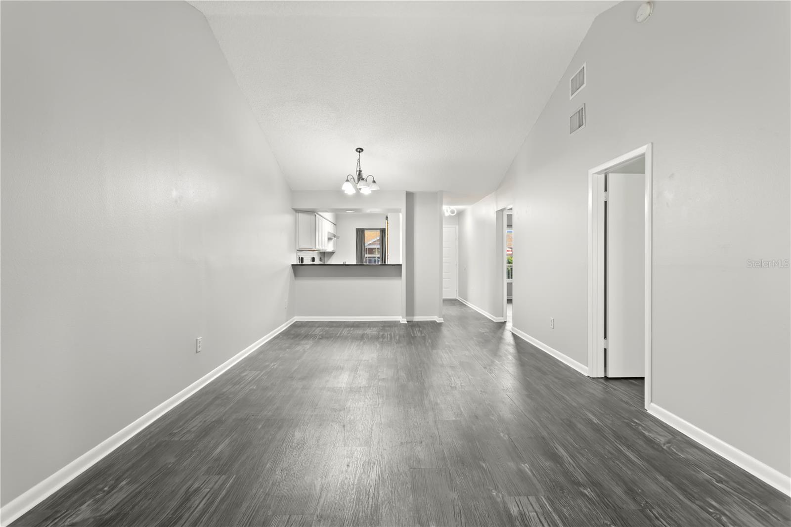 SUNNYBROOK CONDO 06 - Residential