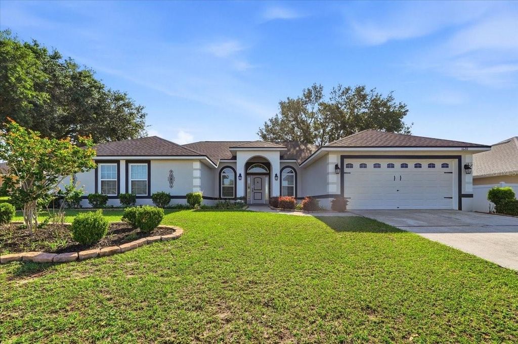 Photo of 1620 Doves View Circle, Auburndale, FL 33823 (MLS # L4961073)