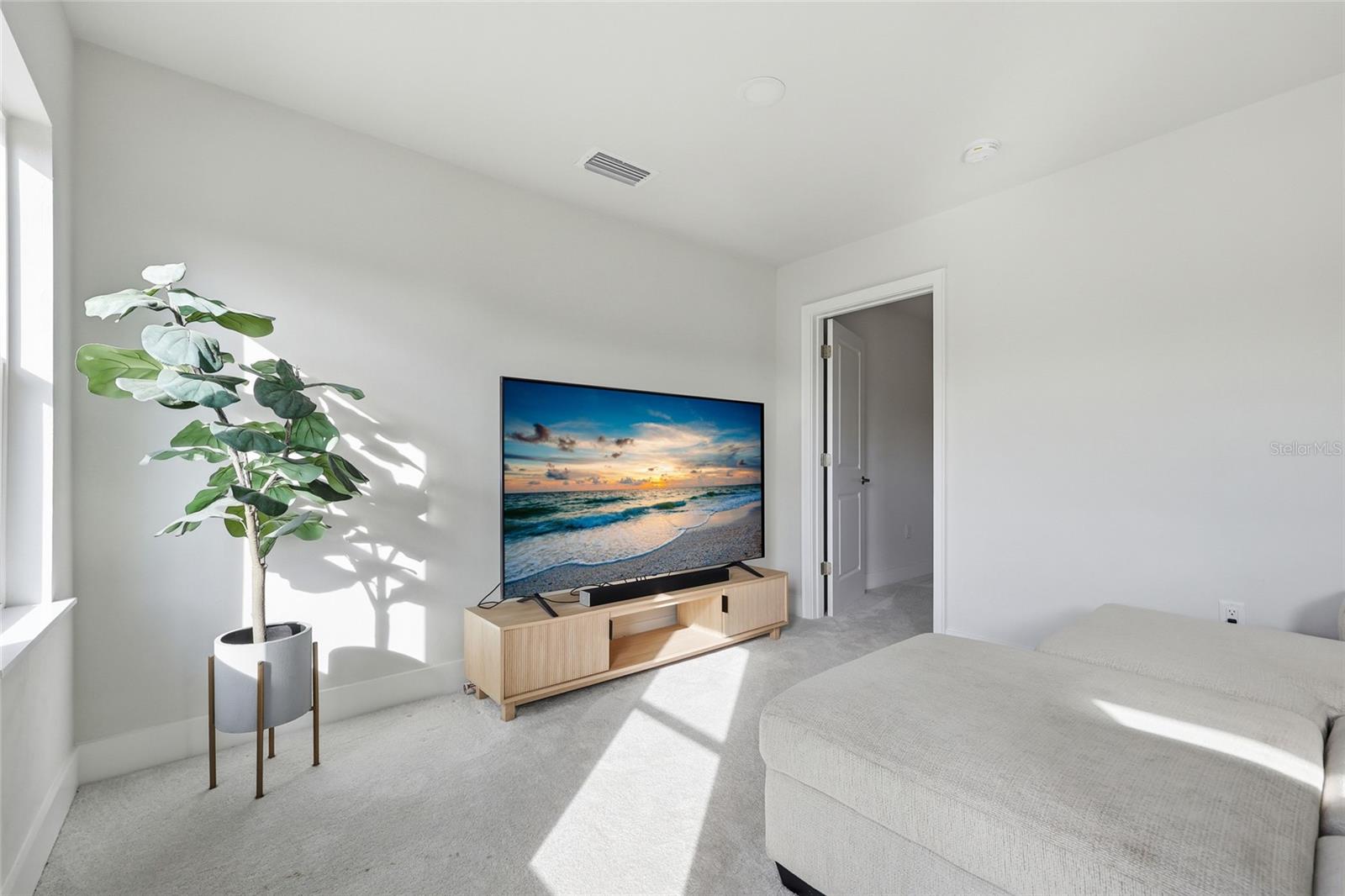 LAUREATE VILLAGE PH I UNIT I PB 37 PG 26 - Residential Lease