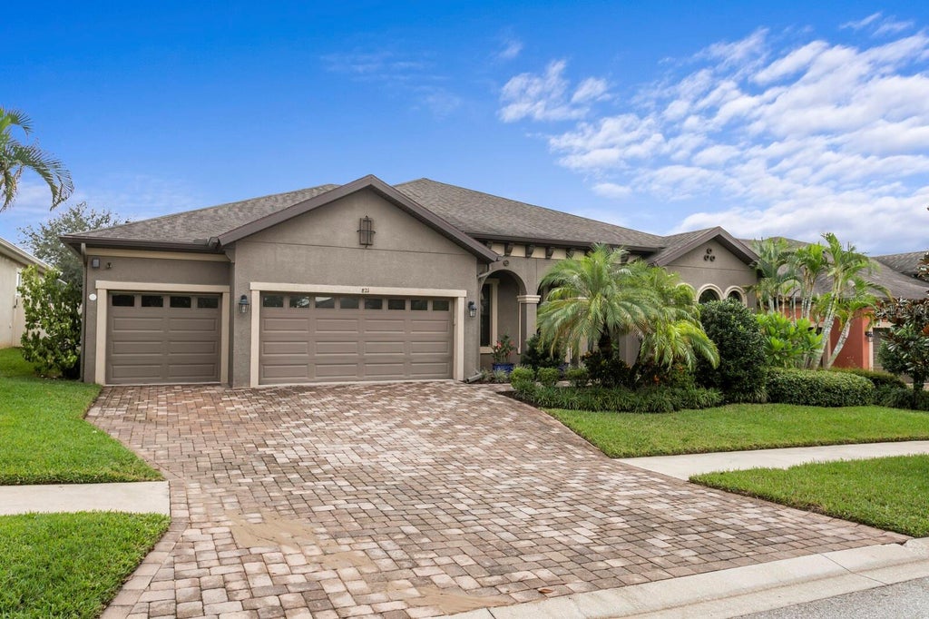 Photo of 821 Floresta Street, Brandon, FL 33511 (MLS # TB8555276)