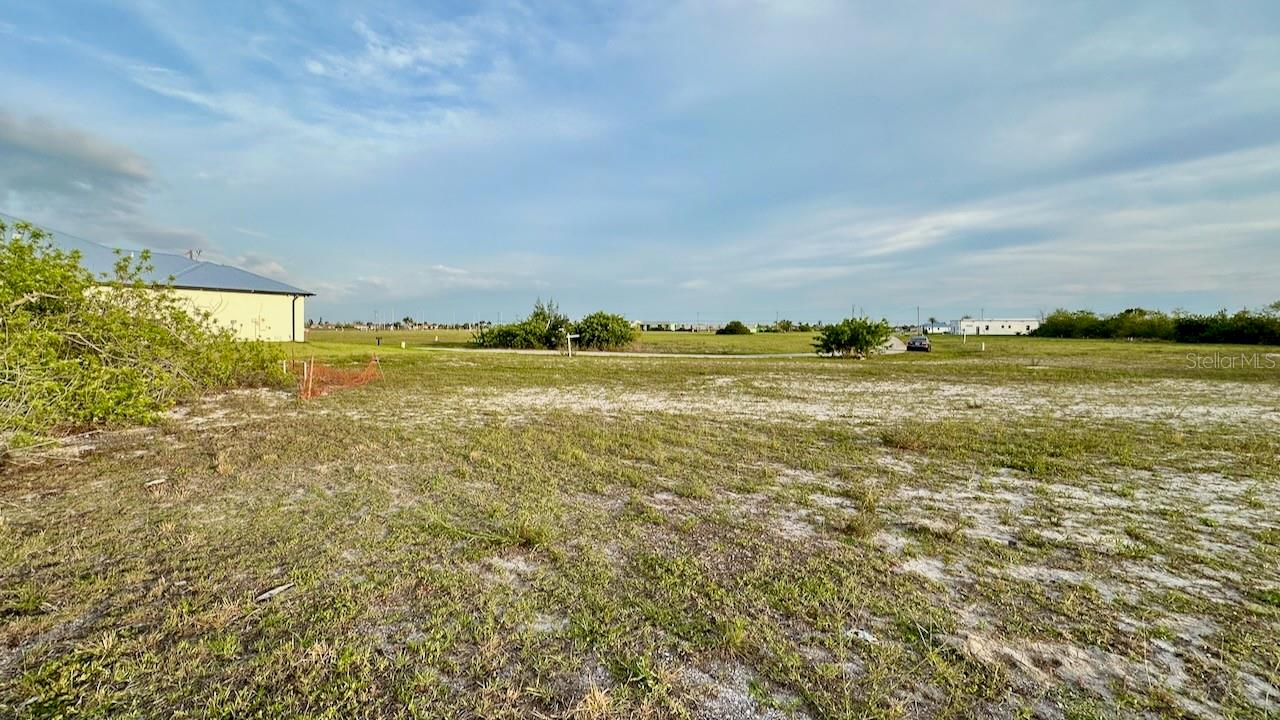 CAPE CORAL - Land