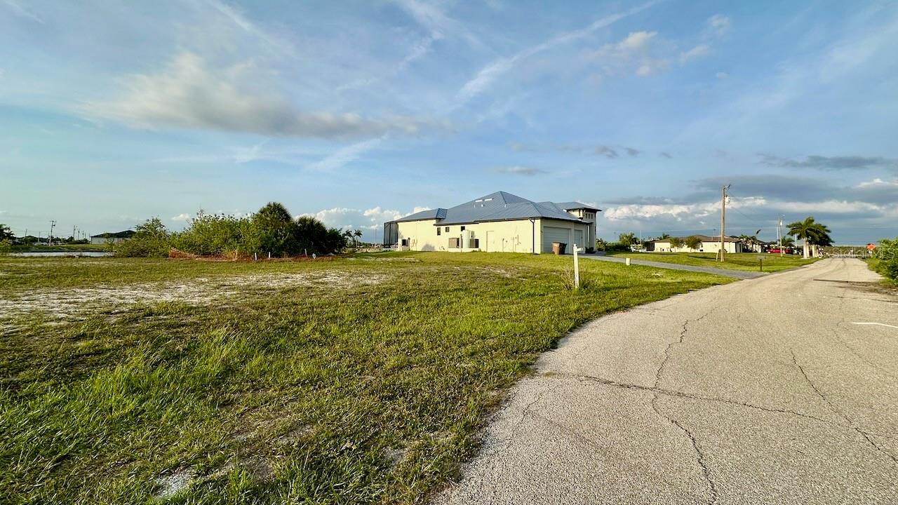 CAPE CORAL - Land