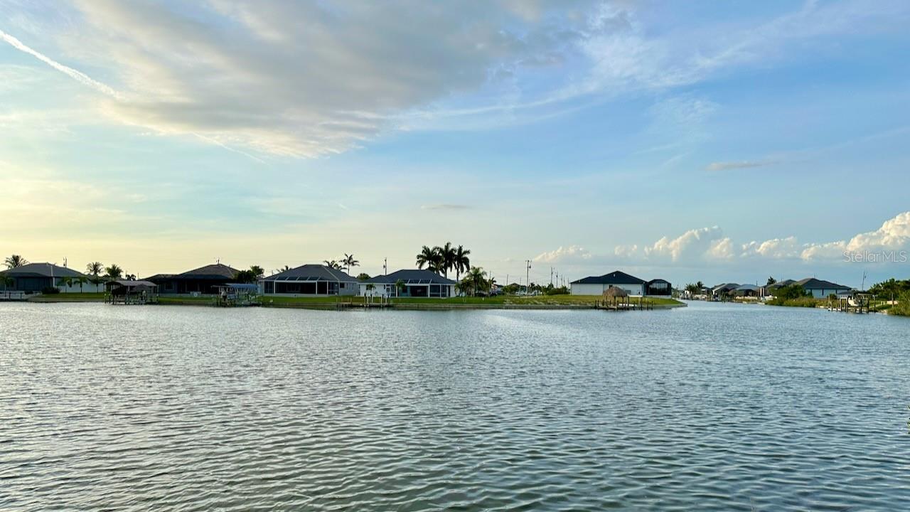 CAPE CORAL - Land