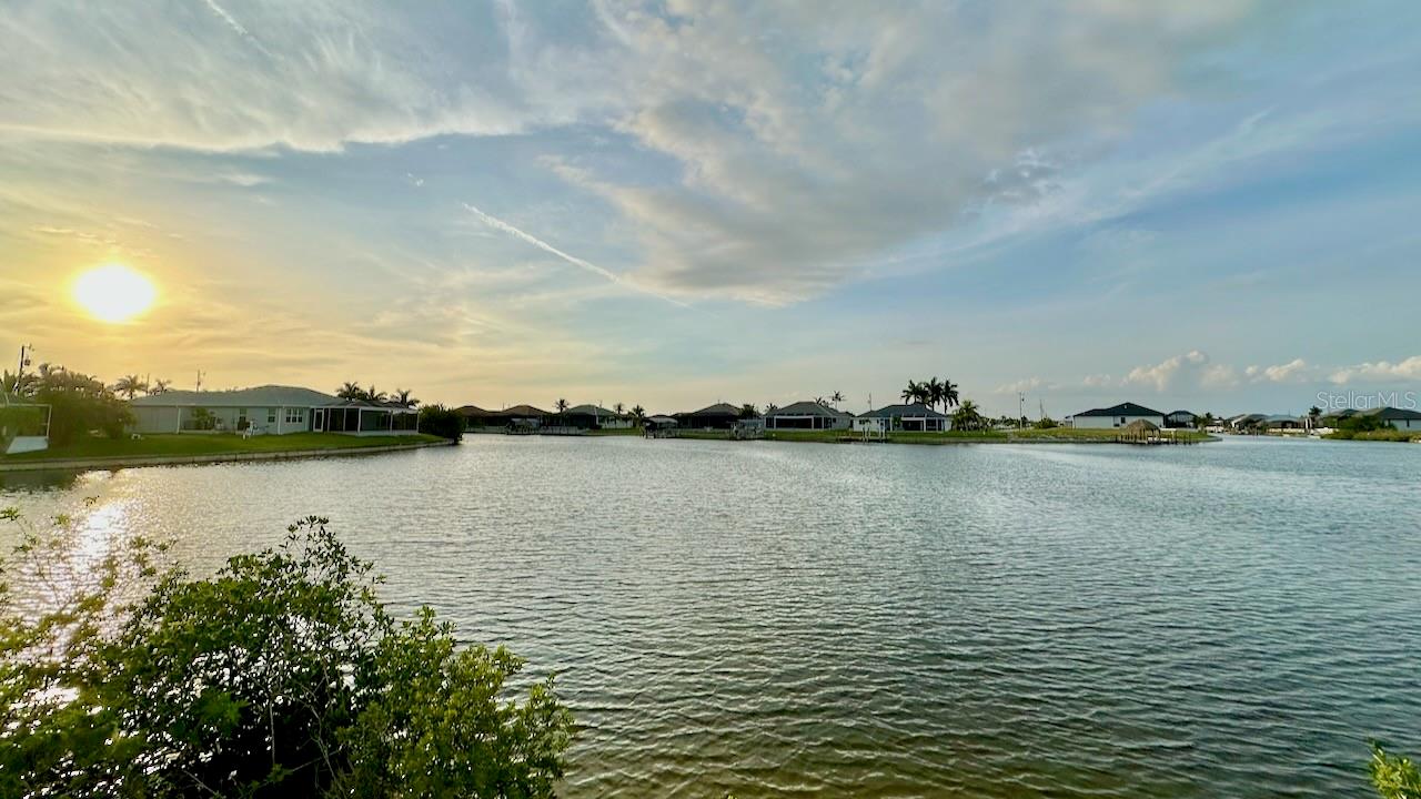 CAPE CORAL - Land