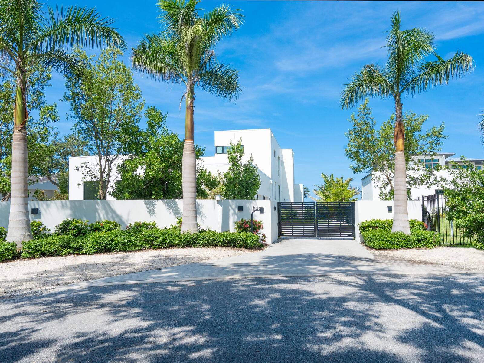 622 BAYSHORE DRIVE