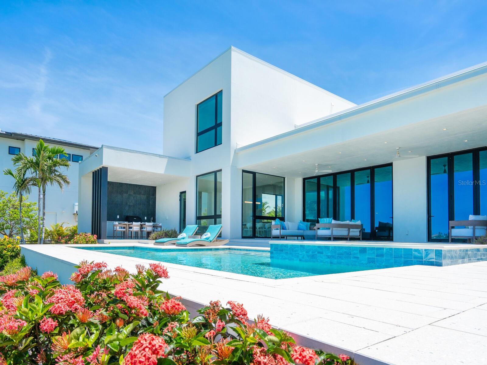 622 BAYSHORE DRIVE