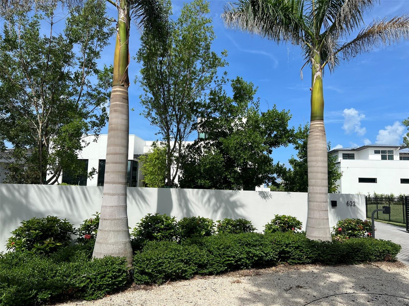 622 BAYSHORE DRIVE