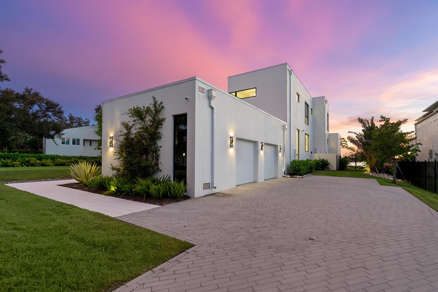 622 BAYSHORE DRIVE