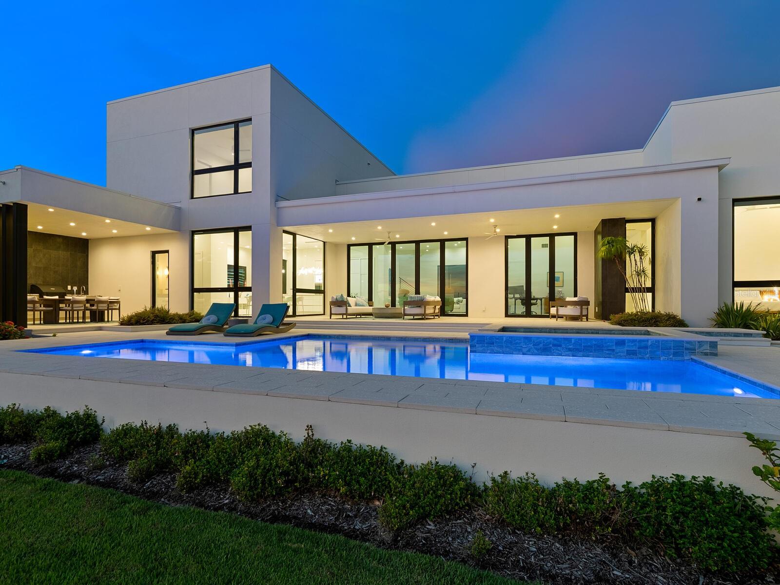 622 BAYSHORE DRIVE