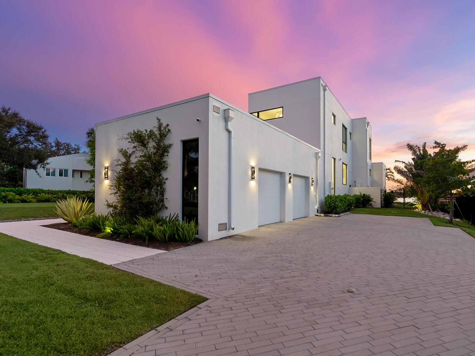 622 BAYSHORE DRIVE