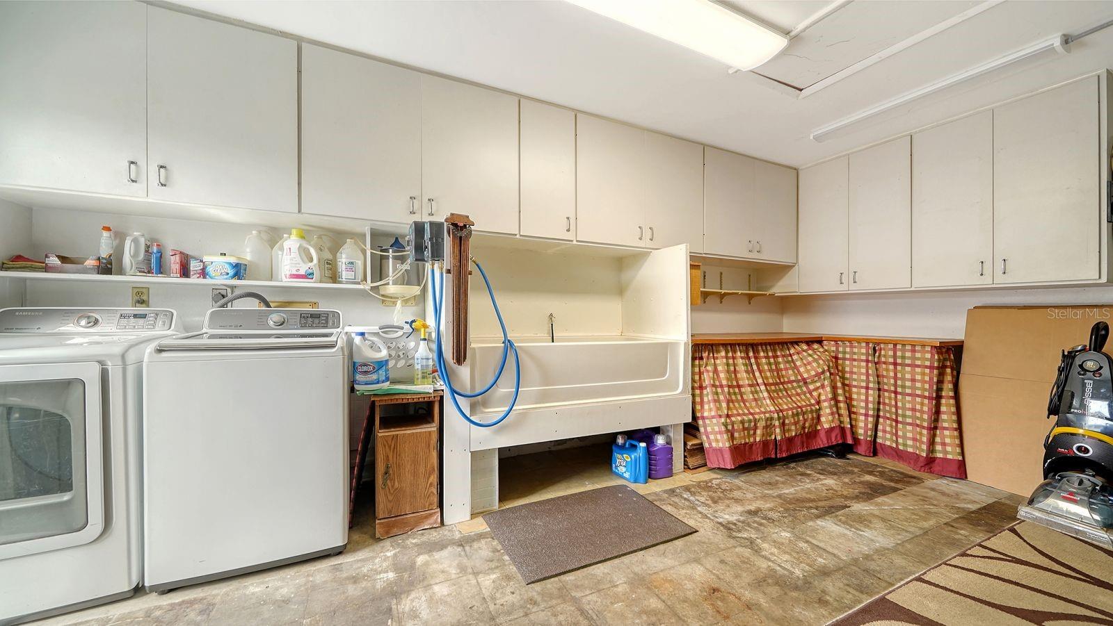 SOUTH VENICE - Residential